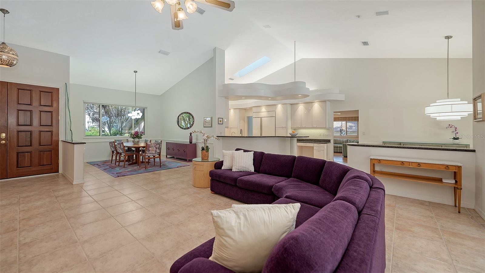 Image 7 of 44 For 1529 Oak Way