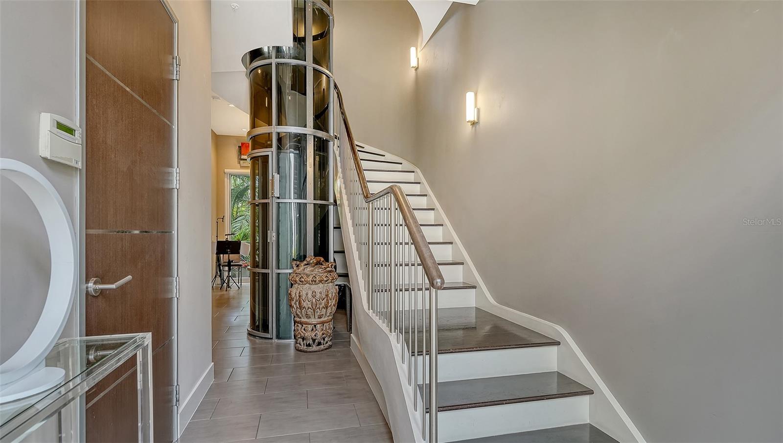 Image 11 of 70 For 213 Cosmopolitan Court