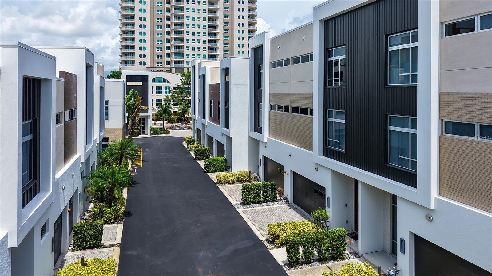Image 44 of 70 For 213 Cosmopolitan Court