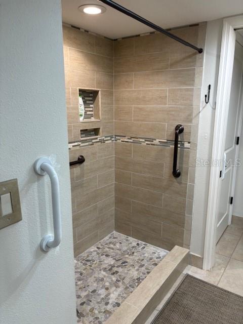 Image 15 of 18 For 737 Bayport Way D