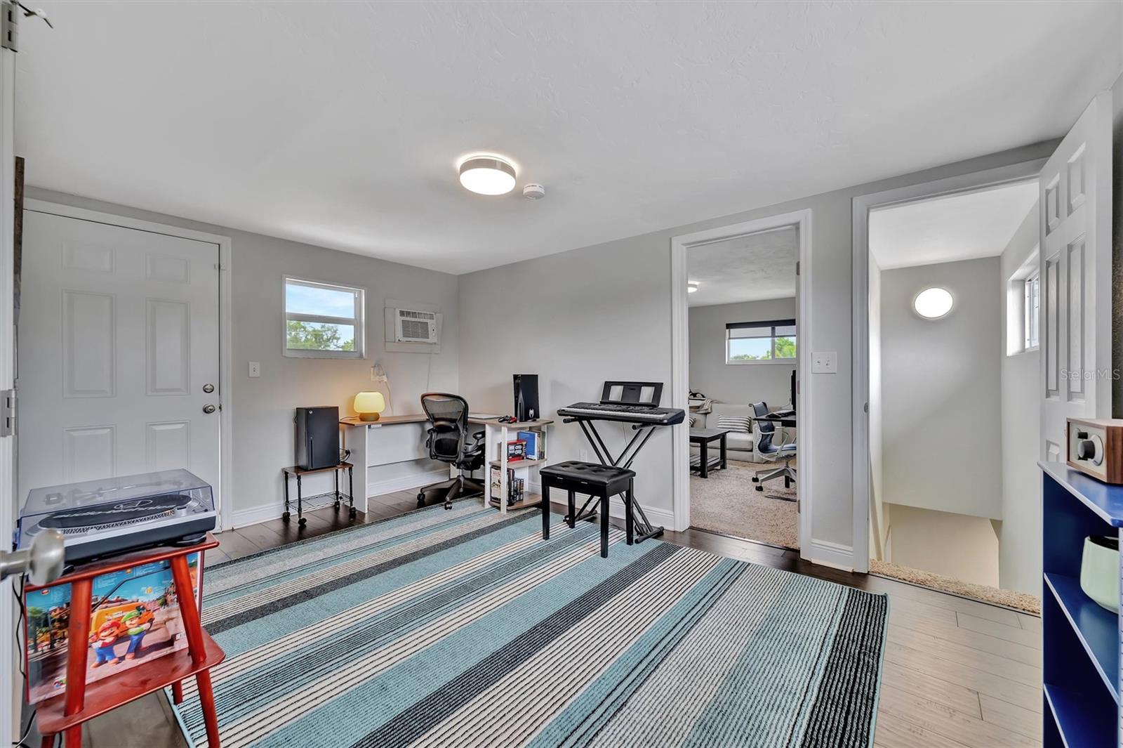 Image 18 of 30 For 1103 20th Avenue W