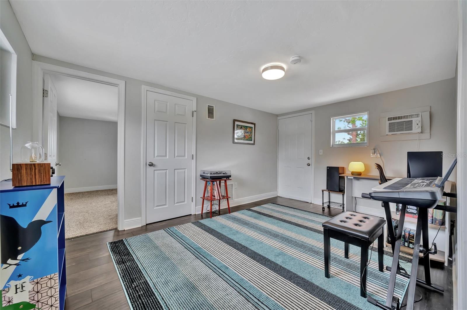 Image 24 of 30 For 1103 20th Avenue W