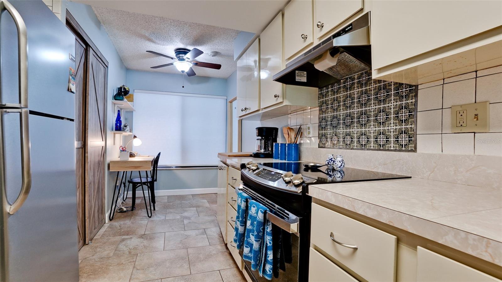 Image 17 of 48 For 3805 Bay Drive 204