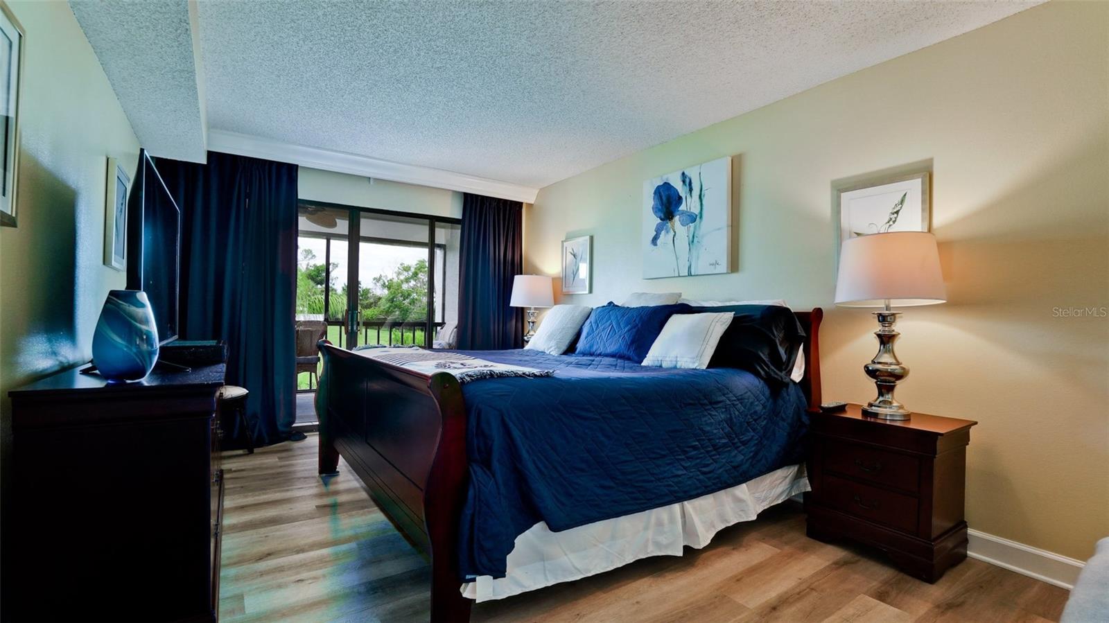 Image 20 of 48 For 3805 Bay Drive 204