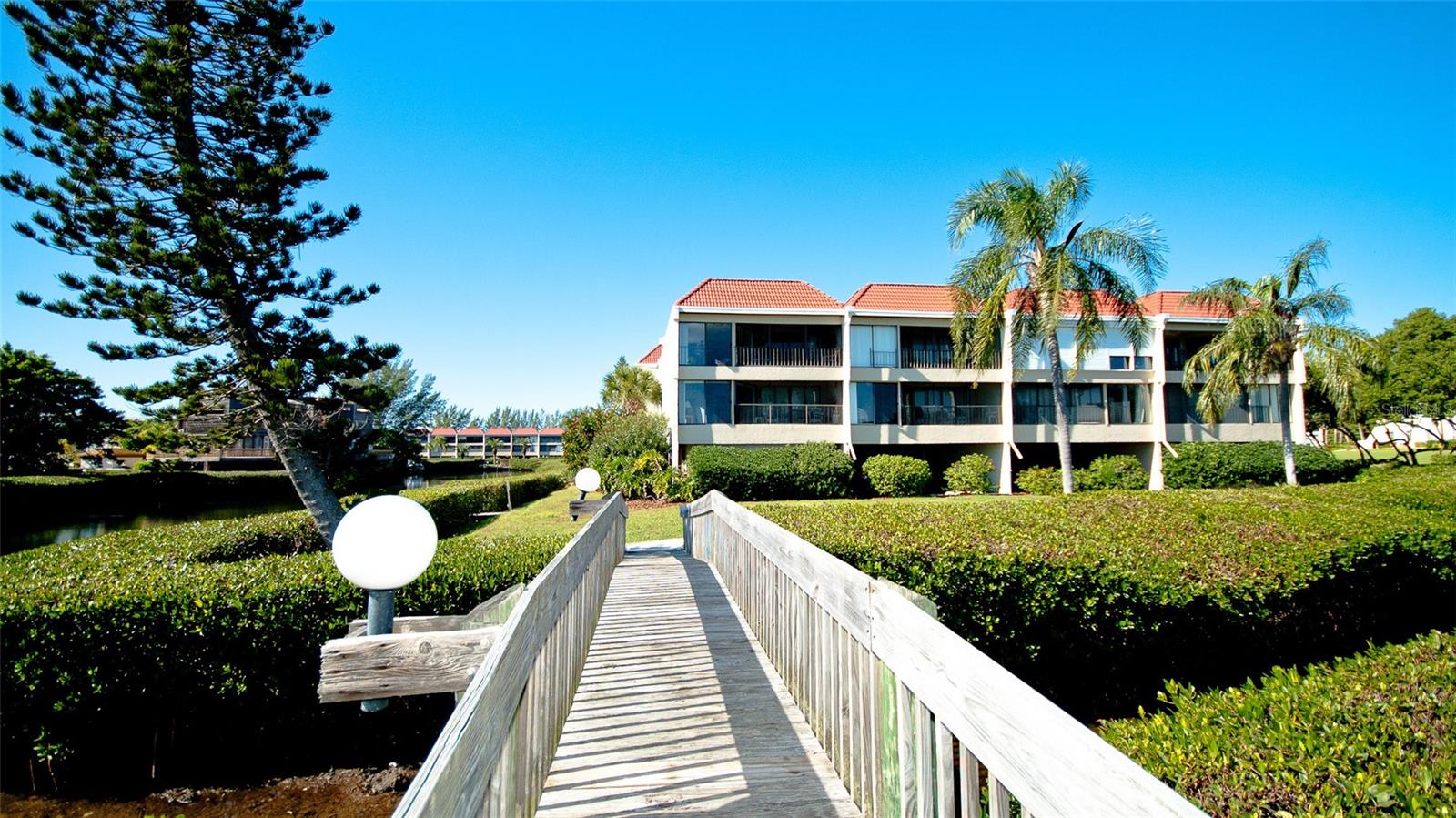 Image 43 of 48 For 3805 Bay Drive 204