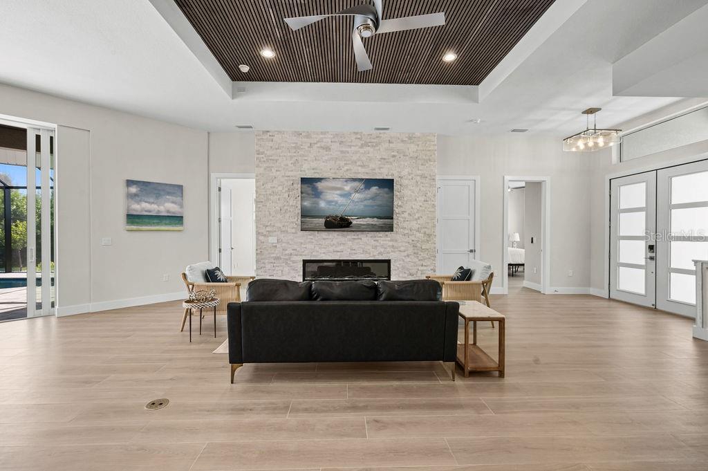 Image 10 of 62 For 16622 Liggett Circle