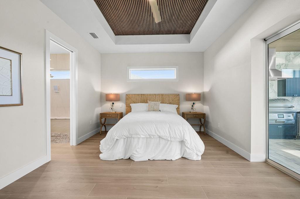 Image 22 of 62 For 16622 Liggett Circle