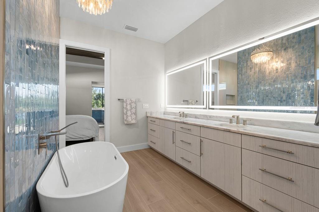 Image 25 of 62 For 16622 Liggett Circle