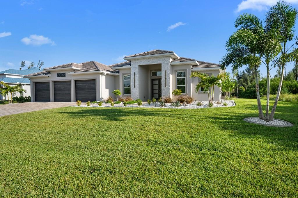 Image 3 of 62 For 16622 Liggett Circle