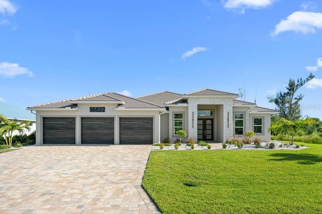 Image 4 of 62 For 16622 Liggett Circle