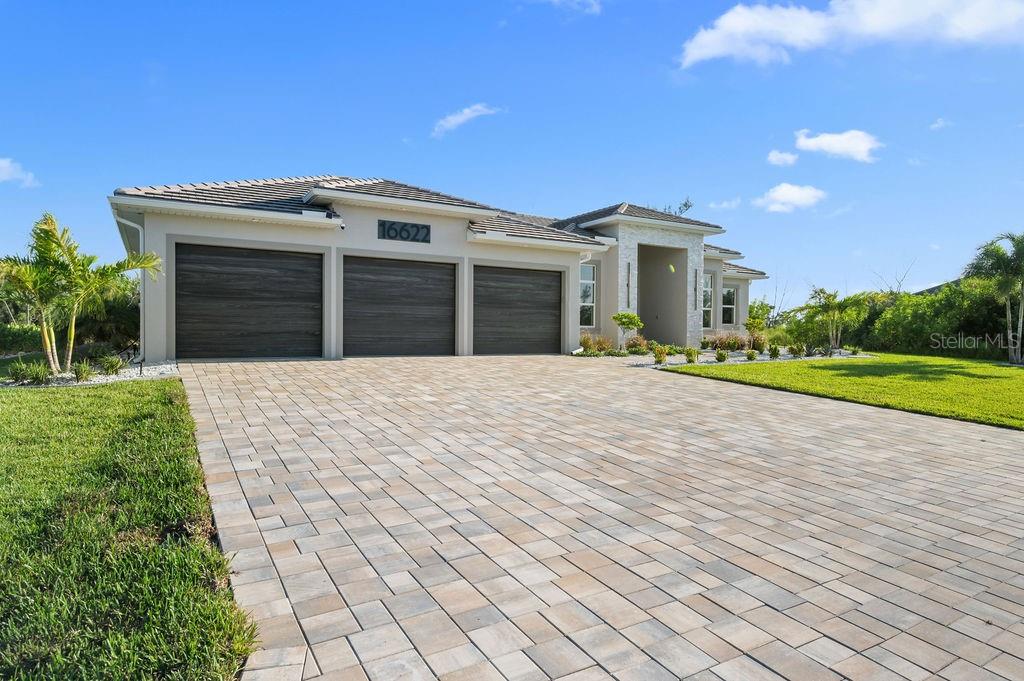 Image 5 of 62 For 16622 Liggett Circle