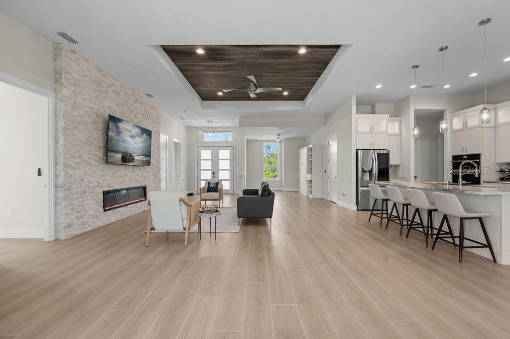 Image 7 of 62 For 16622 Liggett Circle