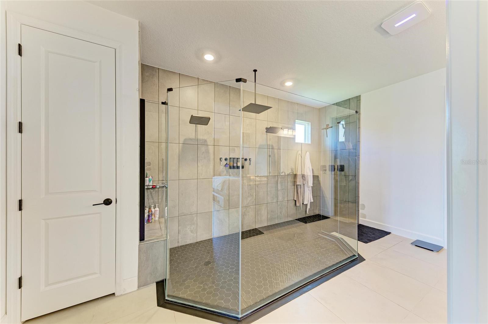 Image 52 of 99 For 16115 Mount Holly Drive