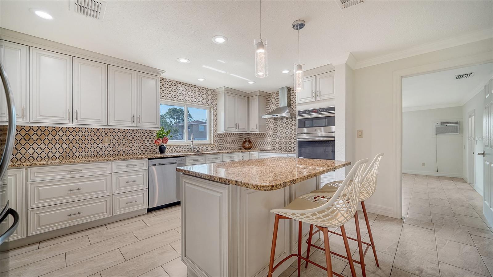 Image 12 of 66 For 3085 Goldenrod Street