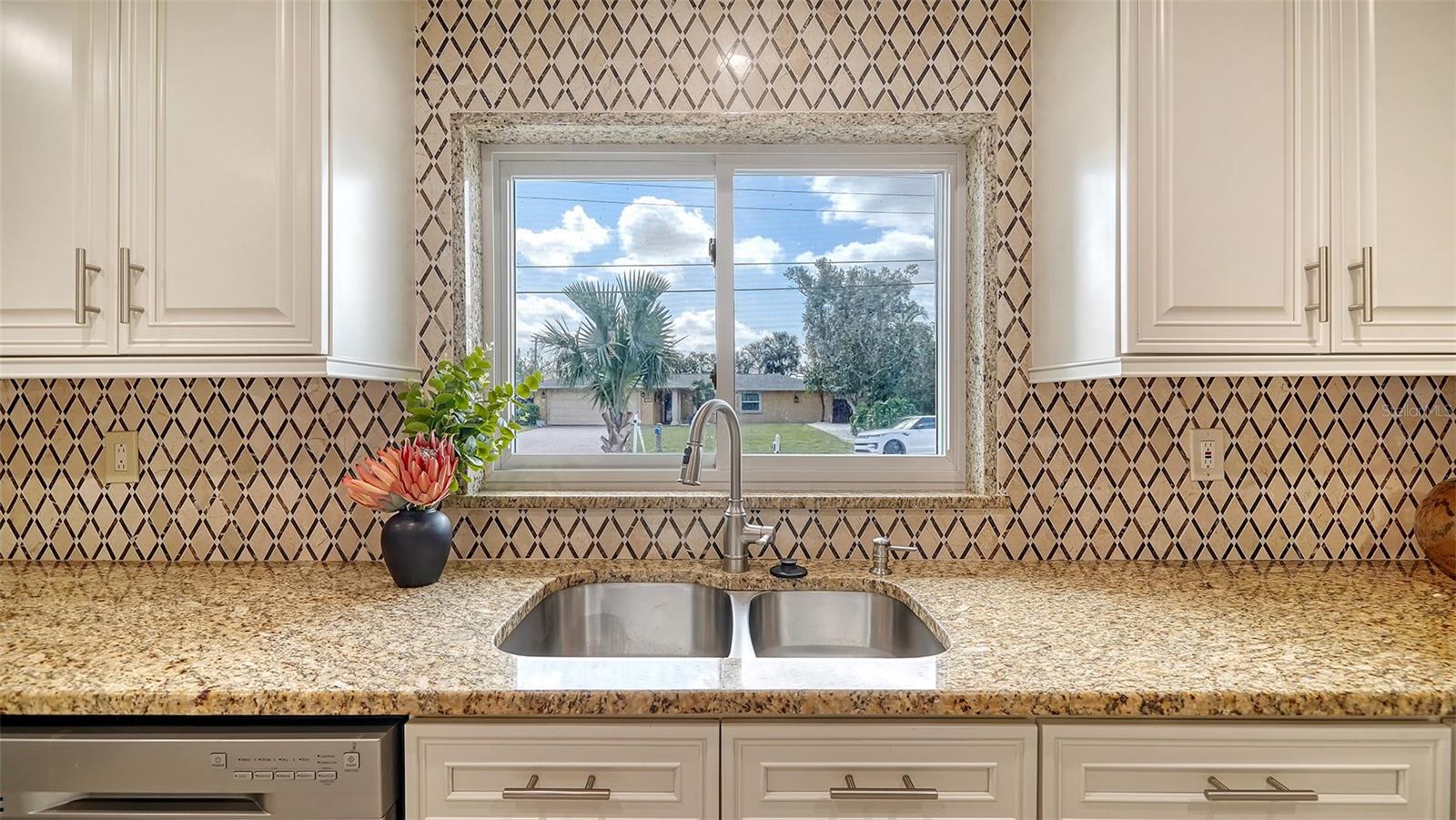 Image 15 of 66 For 3085 Goldenrod Street