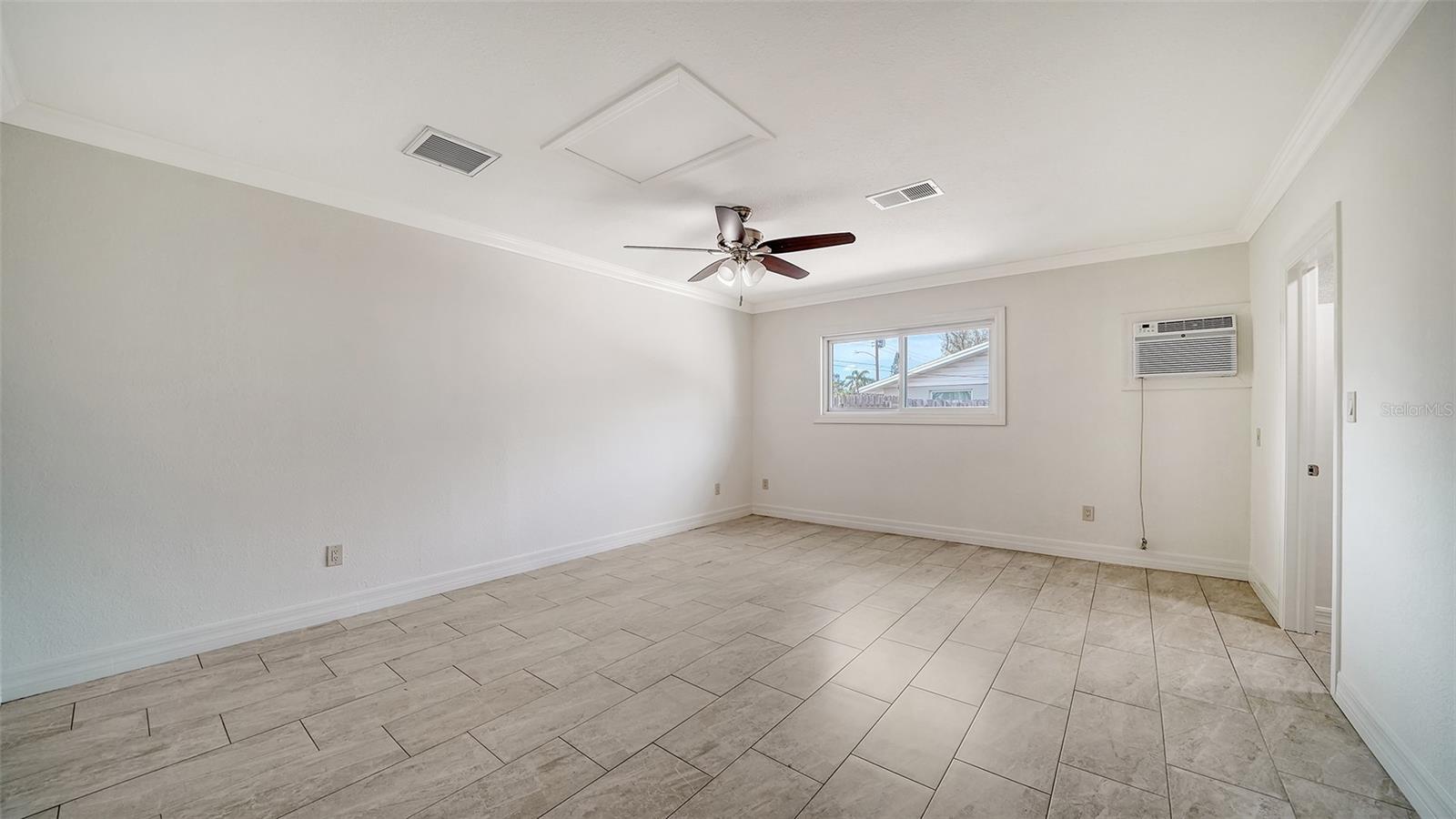 Image 29 of 66 For 3085 Goldenrod Street