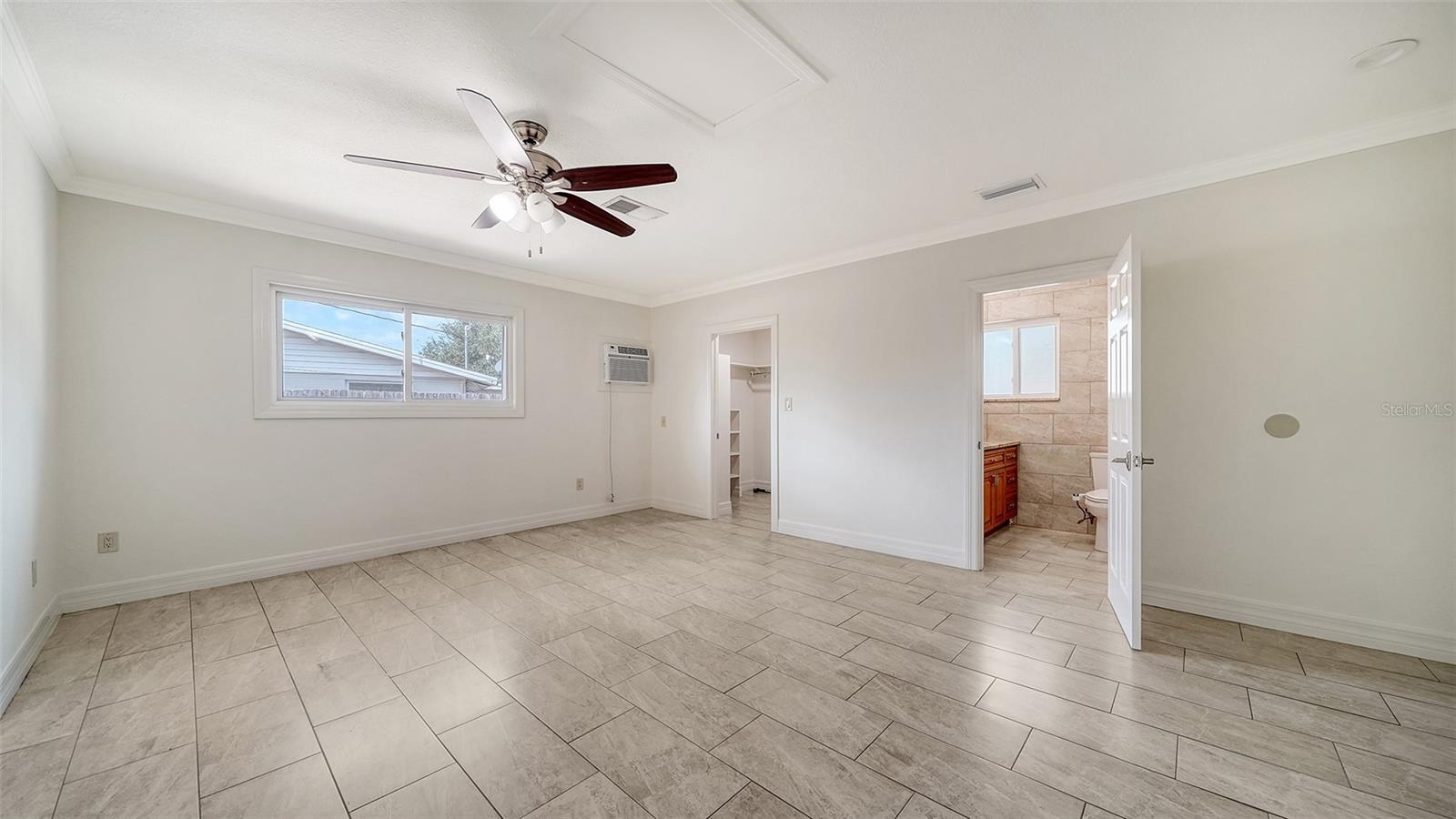 Image 31 of 66 For 3085 Goldenrod Street