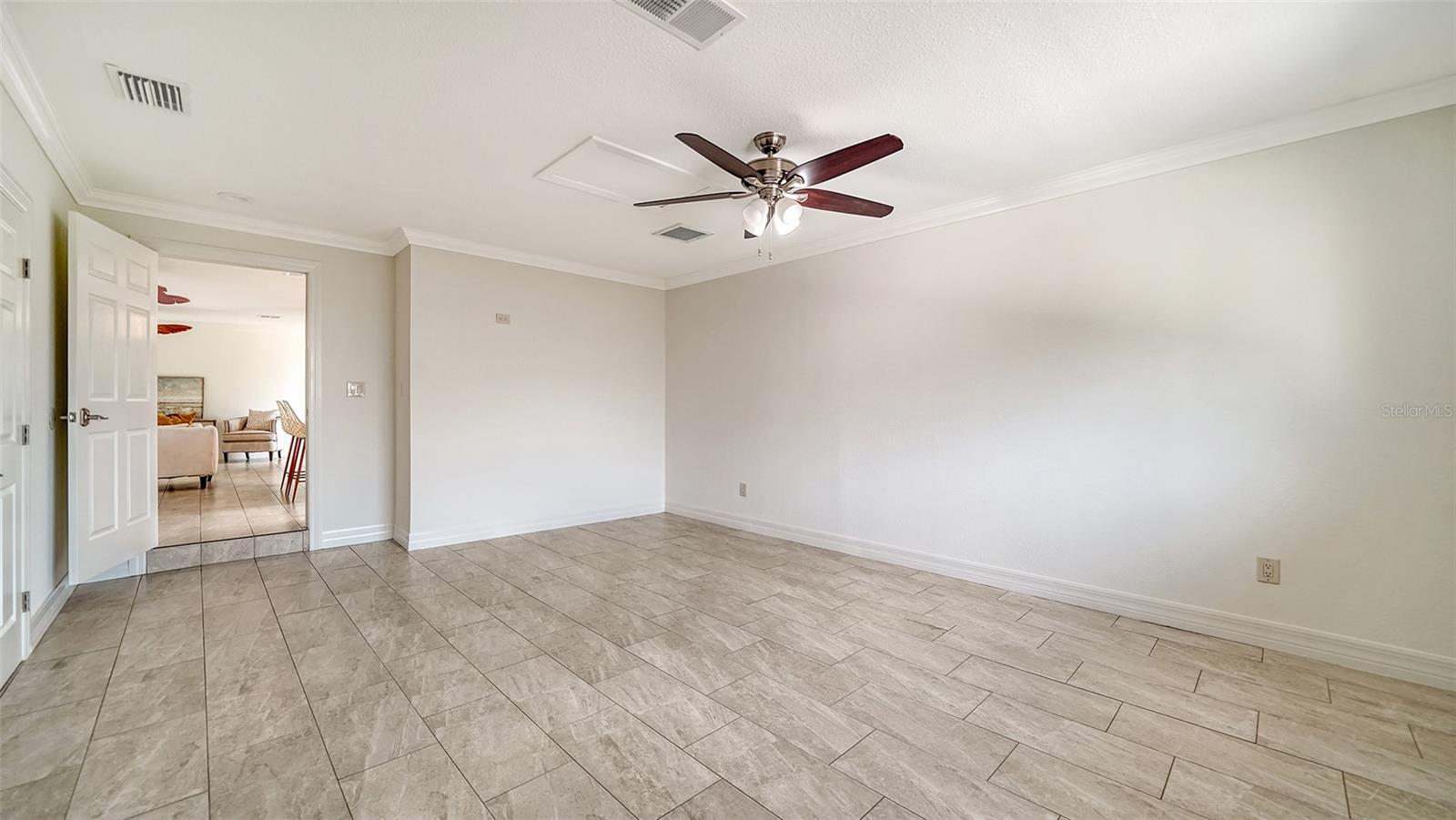 Image 32 of 66 For 3085 Goldenrod Street