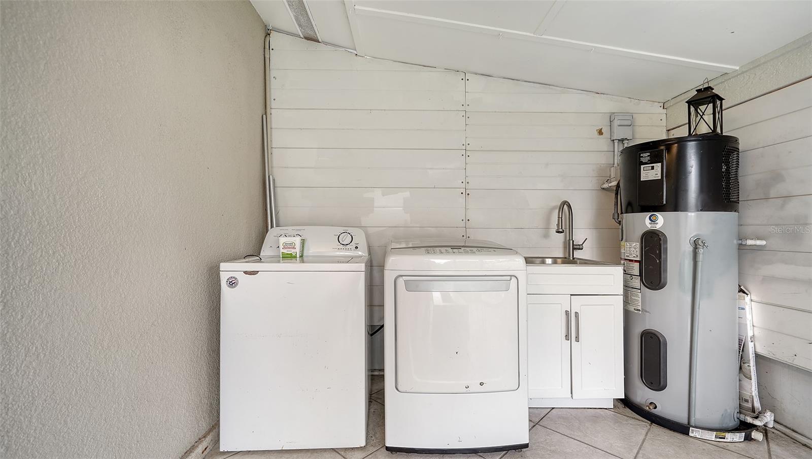Image 36 of 66 For 3085 Goldenrod Street