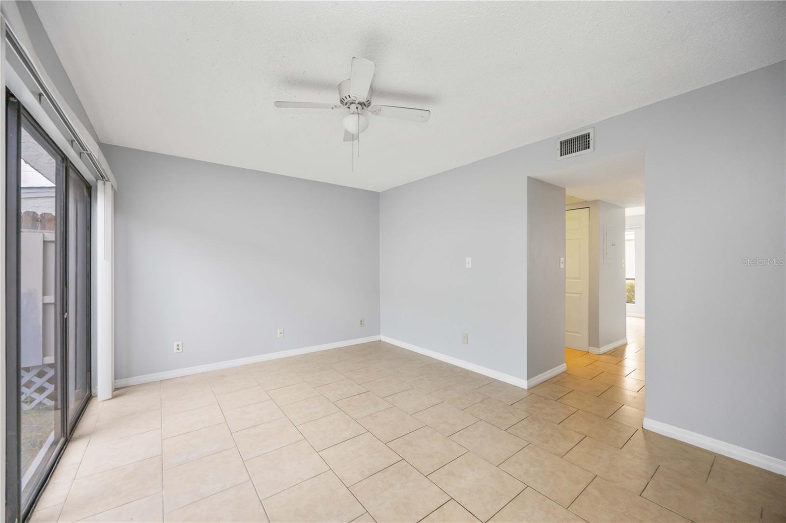 Image 10 of 30 For 4001 Beneva Road 116