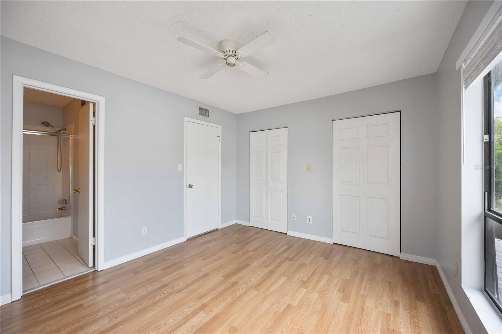 Image 18 of 30 For 4001 Beneva Road 116
