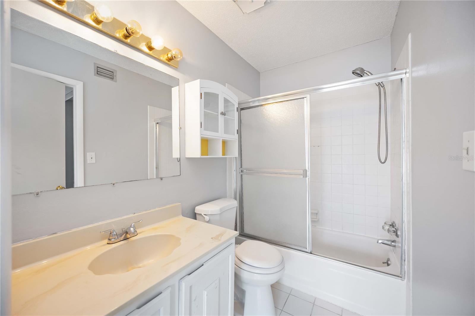 Image 19 of 30 For 4001 Beneva Road 116