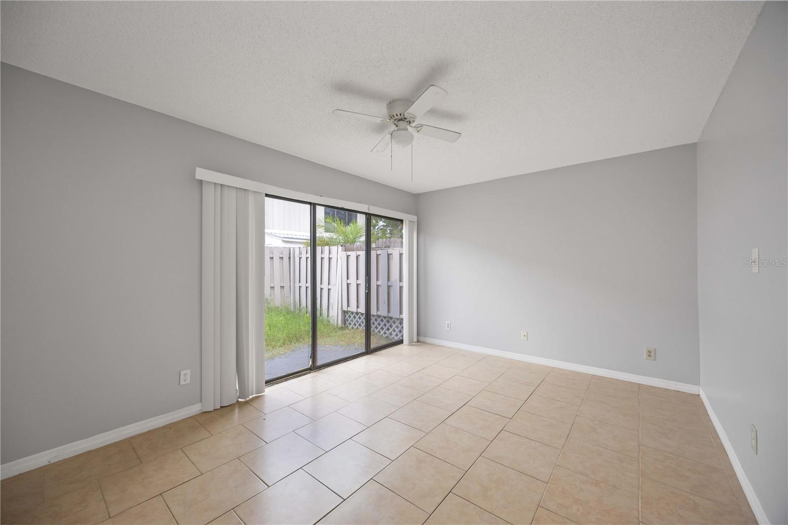 Image 9 of 30 For 4001 Beneva Road 116