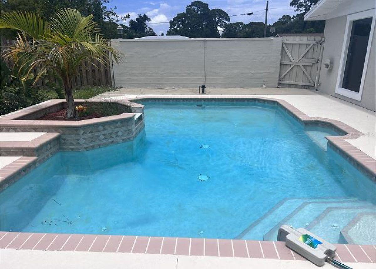 Image 3 of 9 For 2136 Brueckner Drive