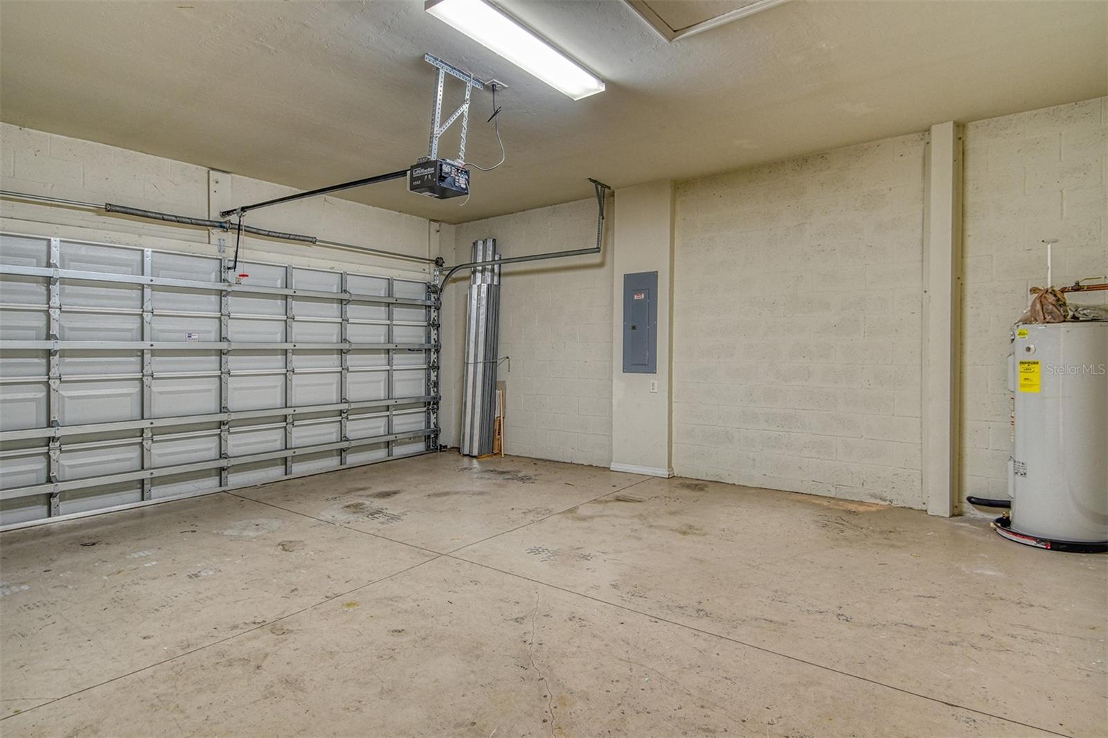 Image 43 of 90 For 19365 Rizzuto Street