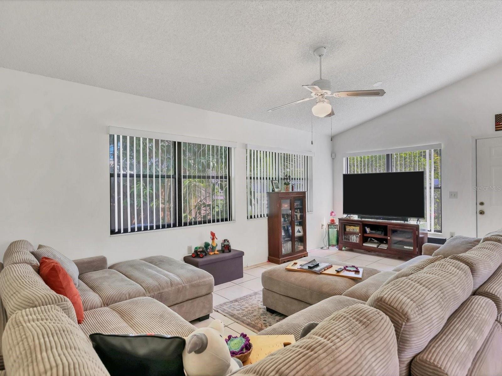 Image 4 of 26 For 1014 44th Street W