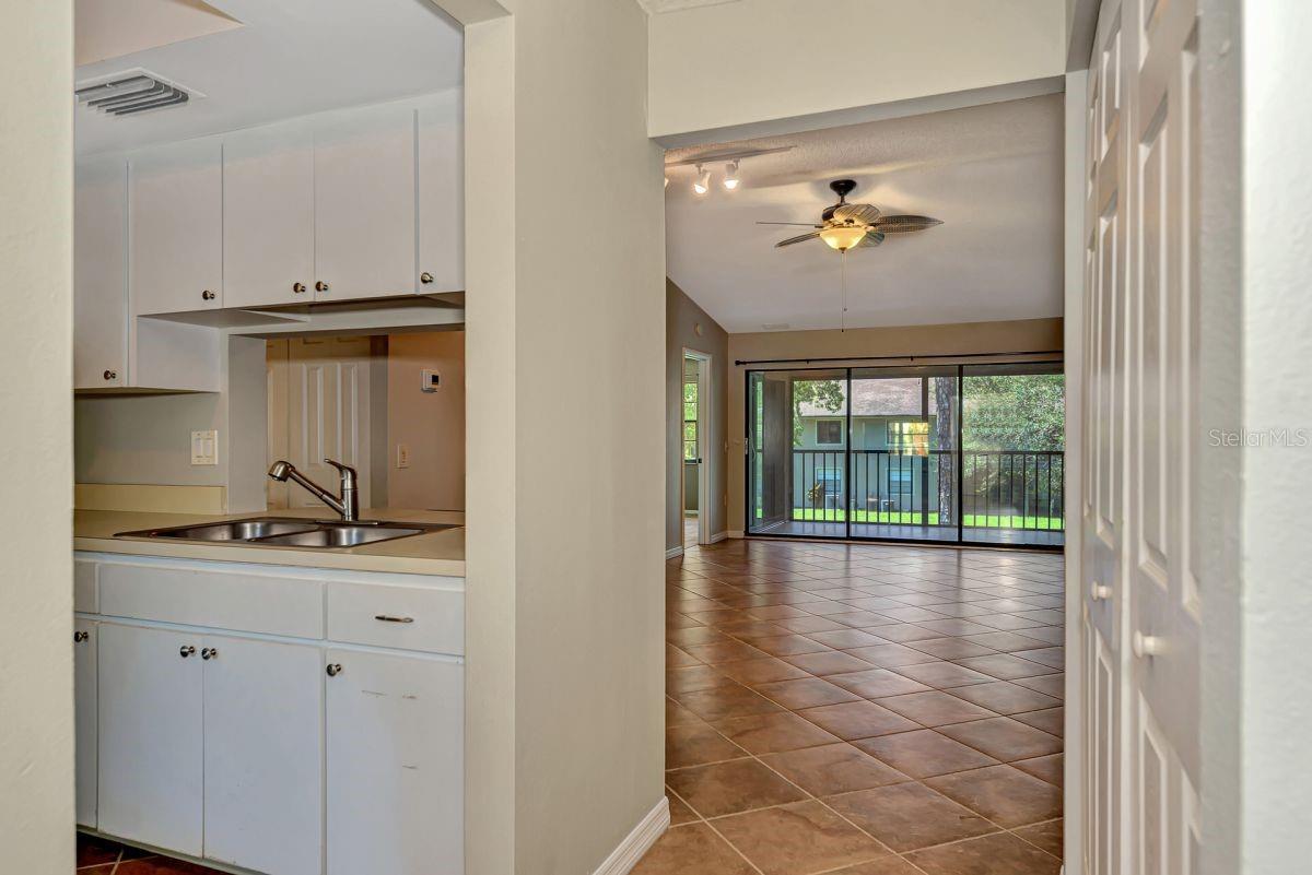 Image 12 of 23 For 5645 Summer Side Lane 40b