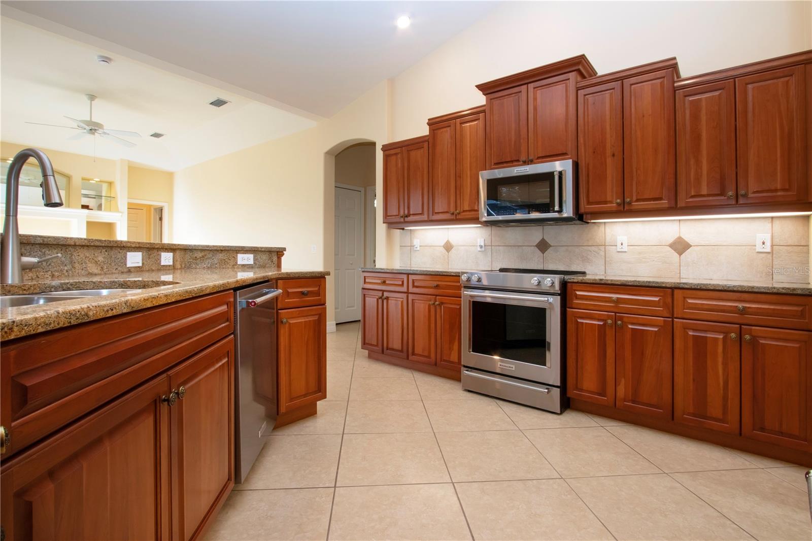 Image 10 of 20 For 7808 Crest Hammock Way