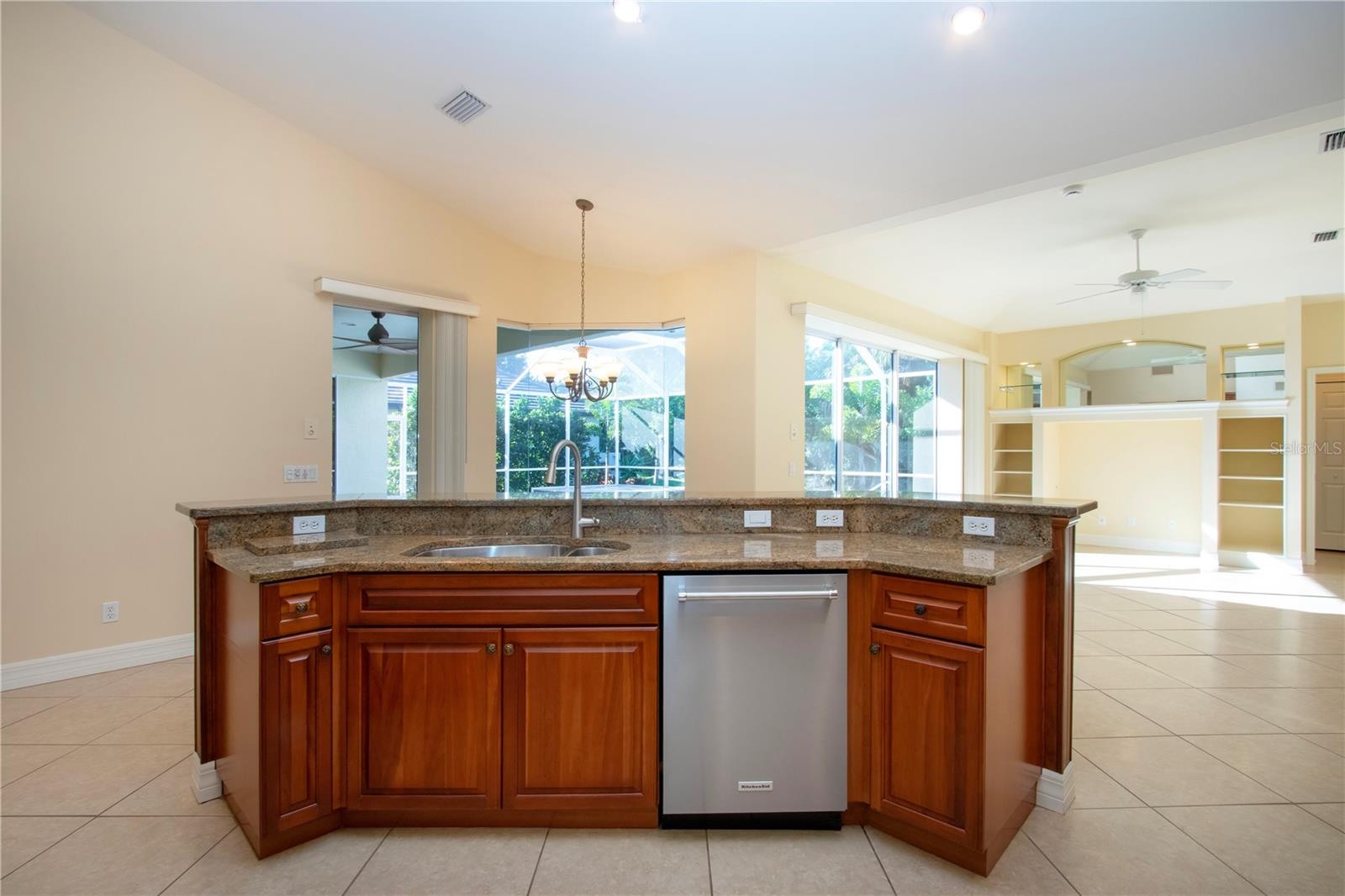 Image 11 of 20 For 7808 Crest Hammock Way