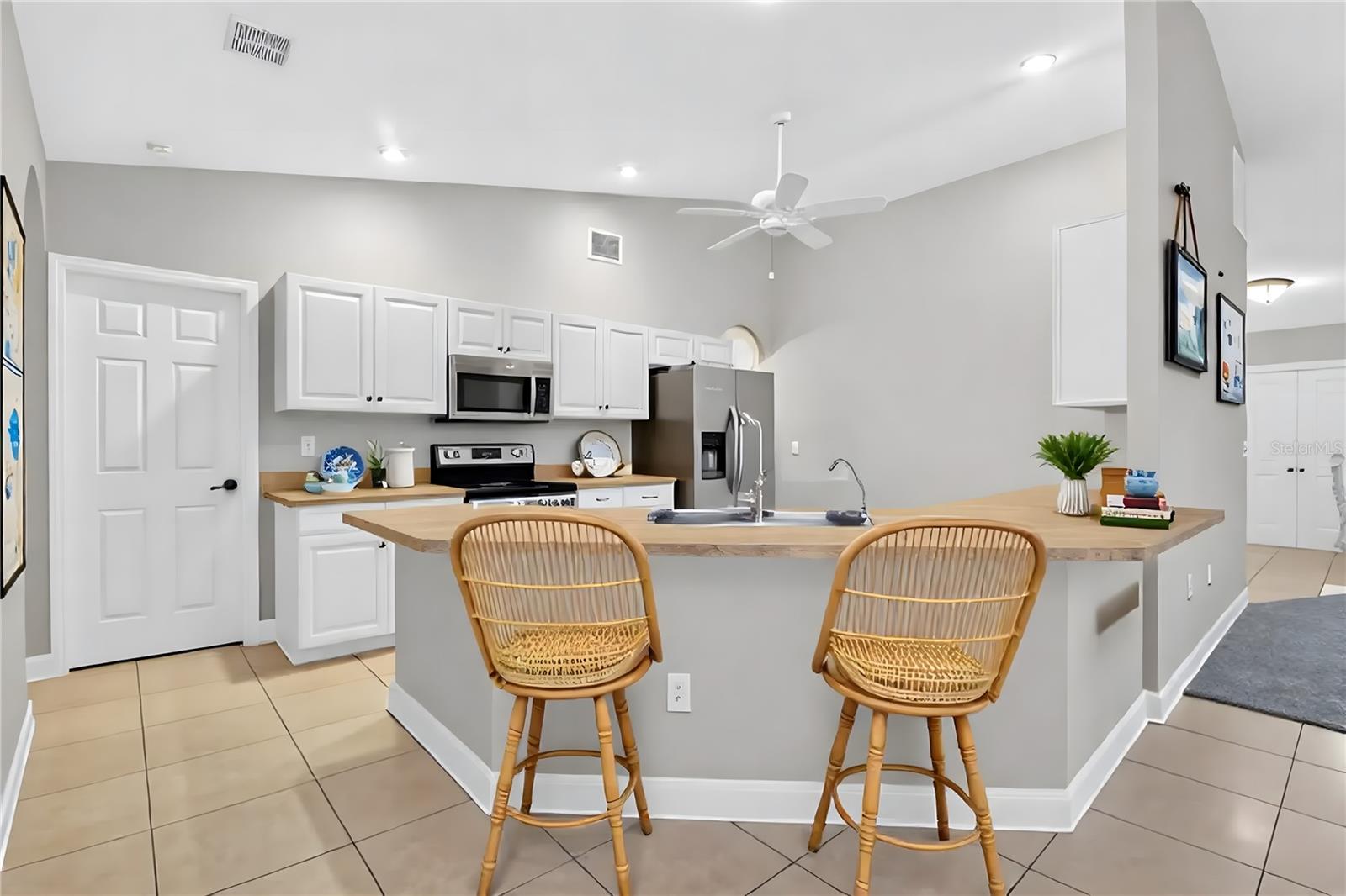 Image 14 of 33 For 3728 3rd Street