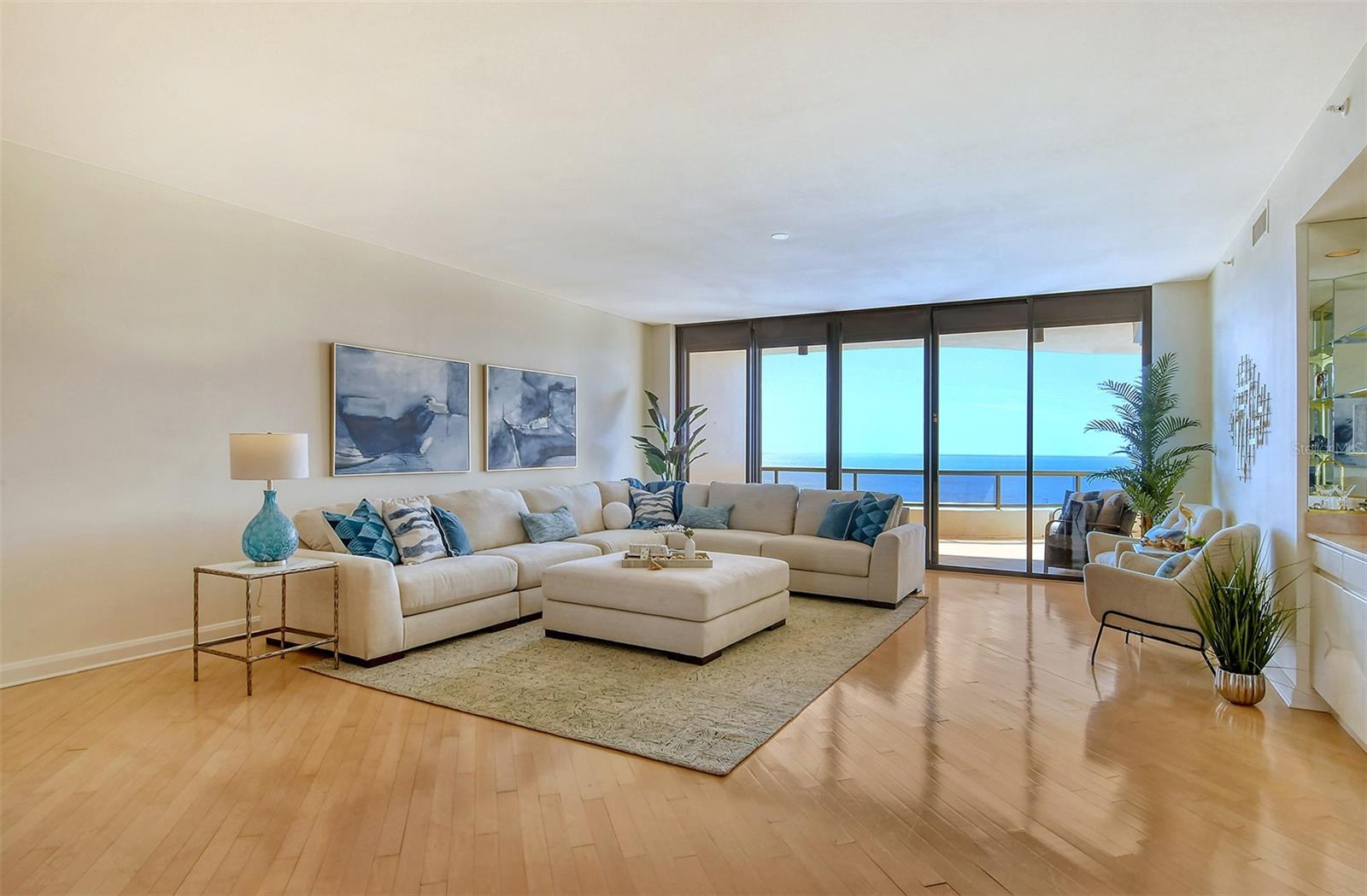 Image 11 of 48 For 415 L Ambiance Drive C703