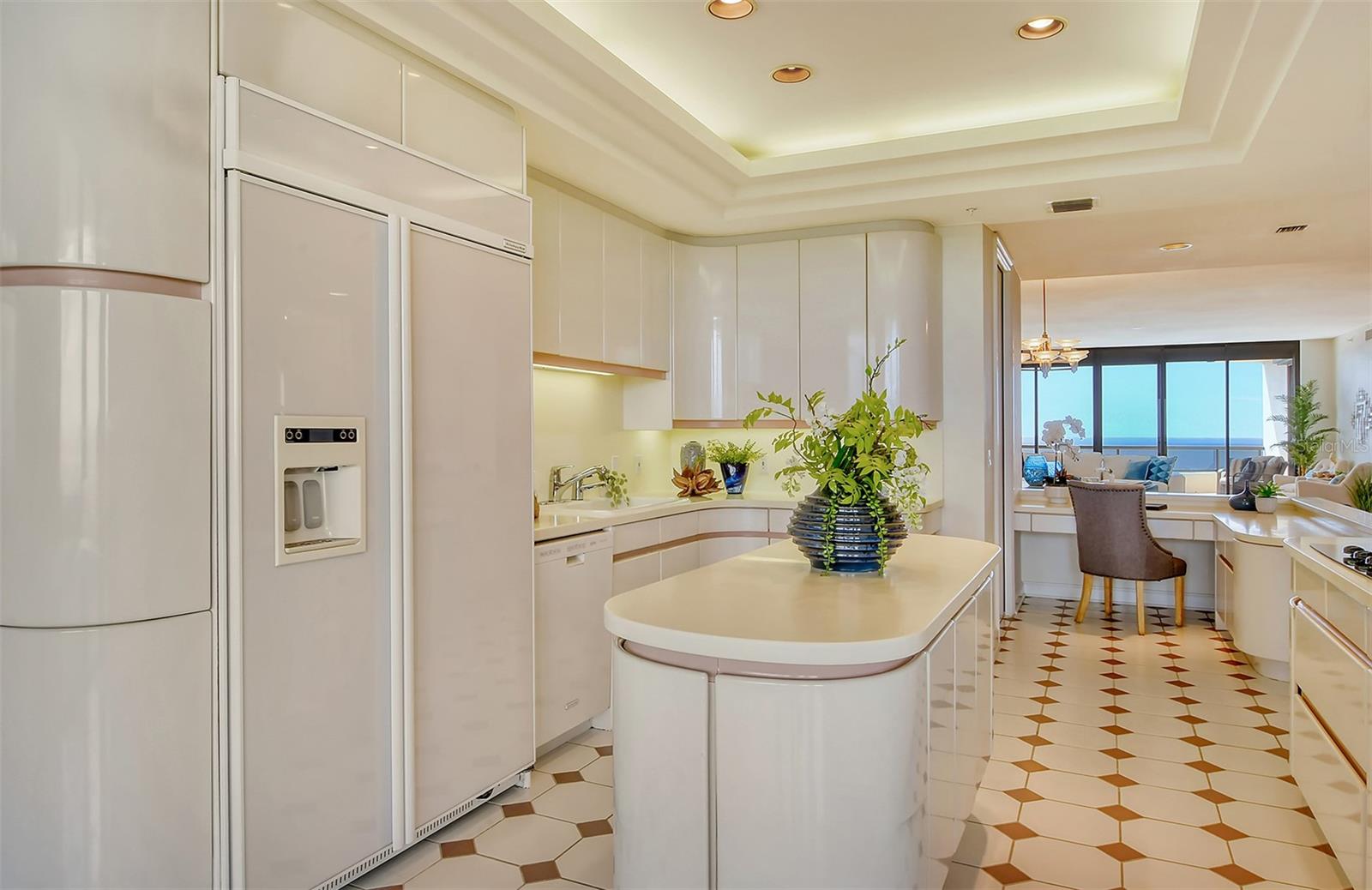 Image 22 of 48 For 415 L Ambiance Drive C703