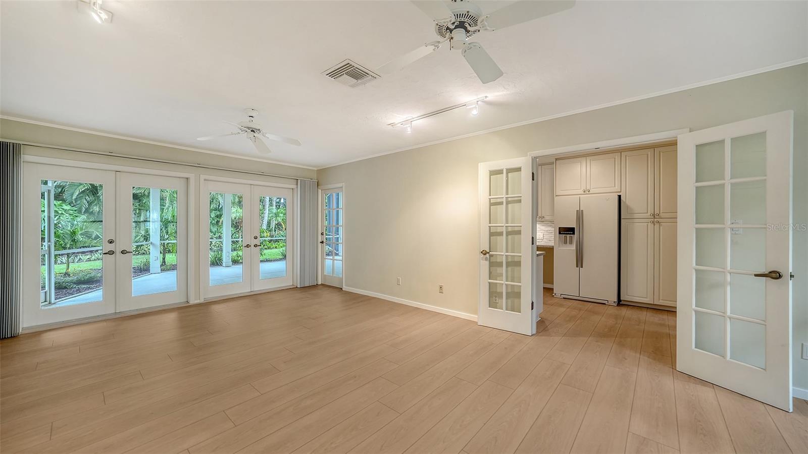 Image 19 of 45 For 734 Indian Beach Circle