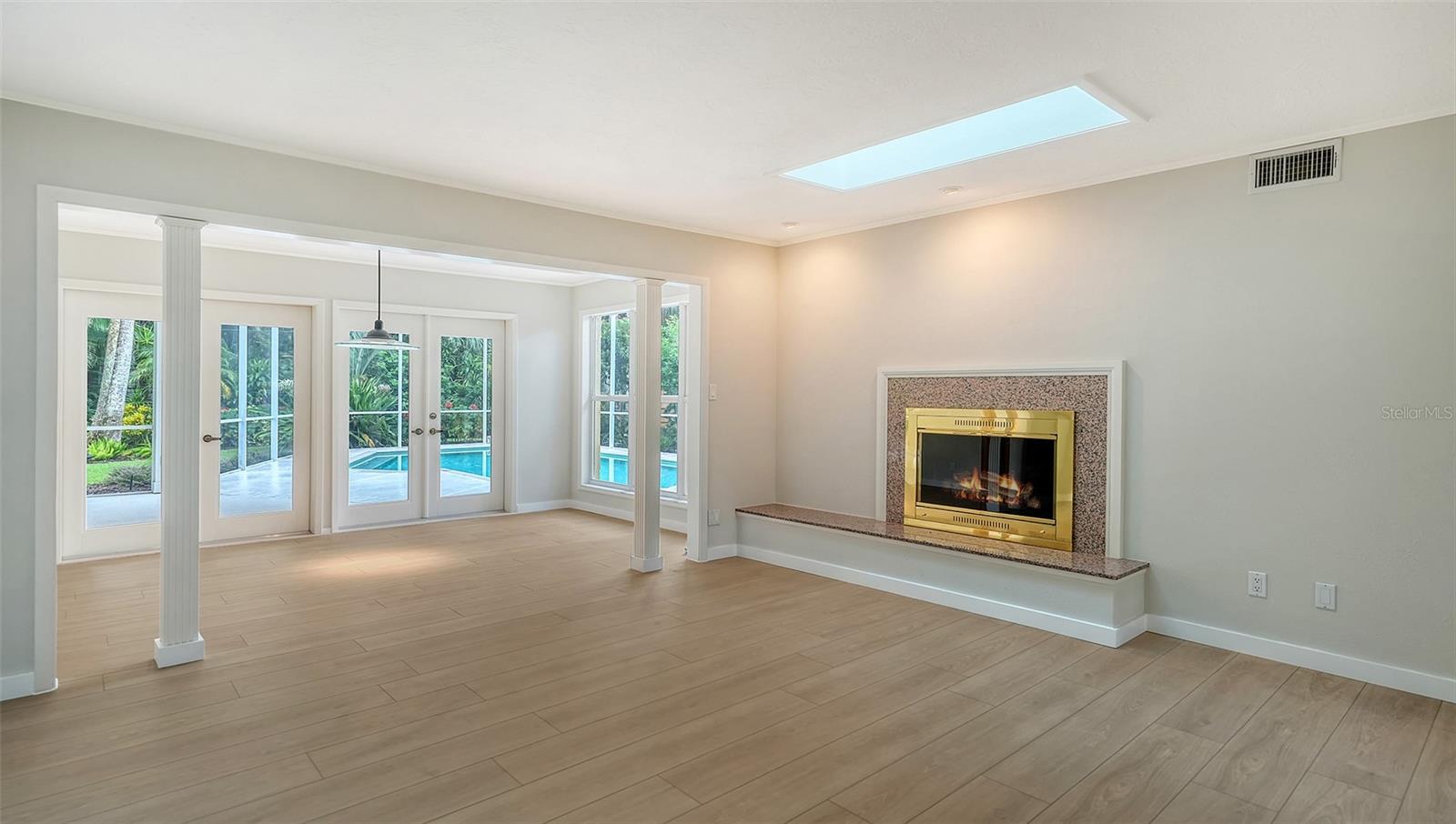Image 6 of 45 For 734 Indian Beach Circle