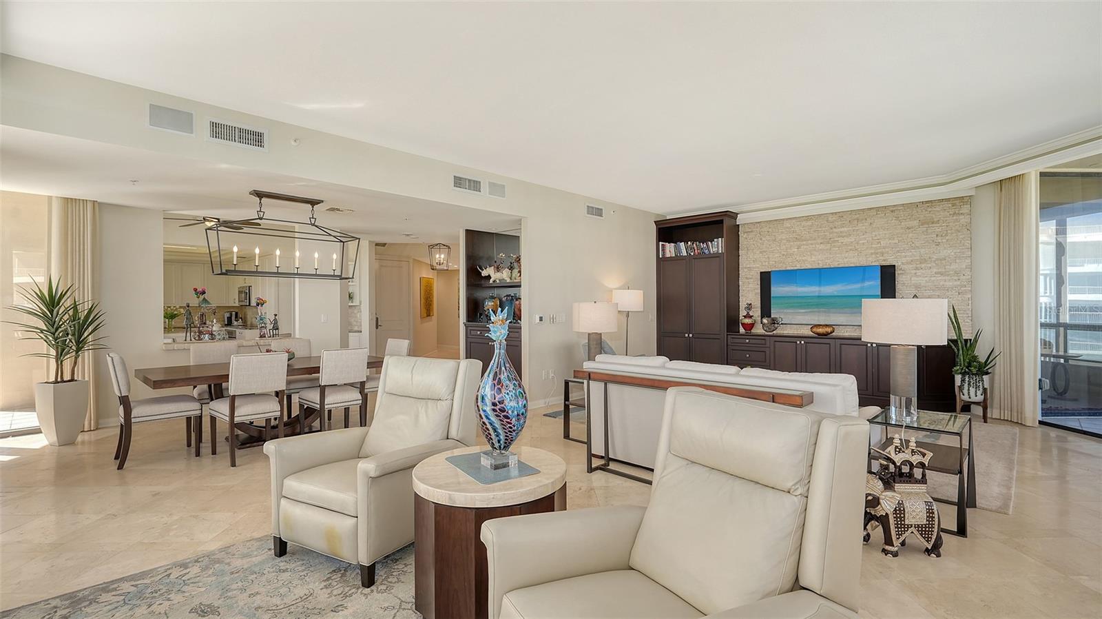 Image 11 of 67 For 435 L Ambiance Drive L707