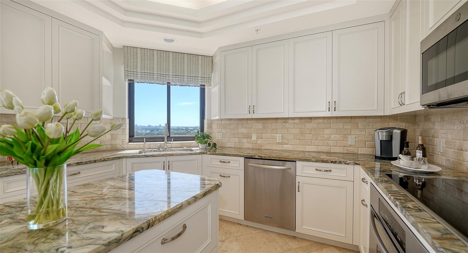 Image 27 of 67 For 435 L Ambiance Drive L707