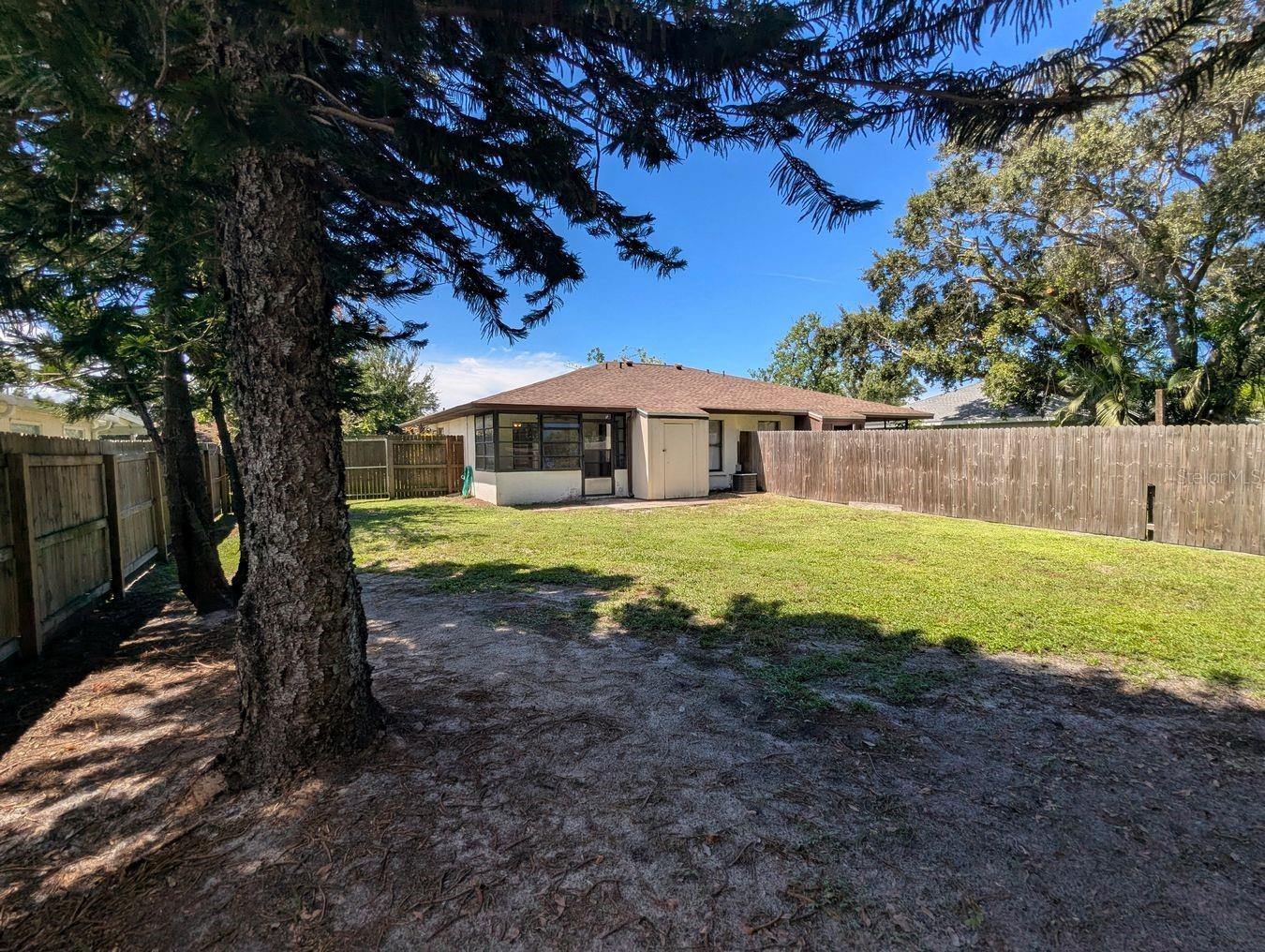 Image 3 of 30 For 618 45th Street E