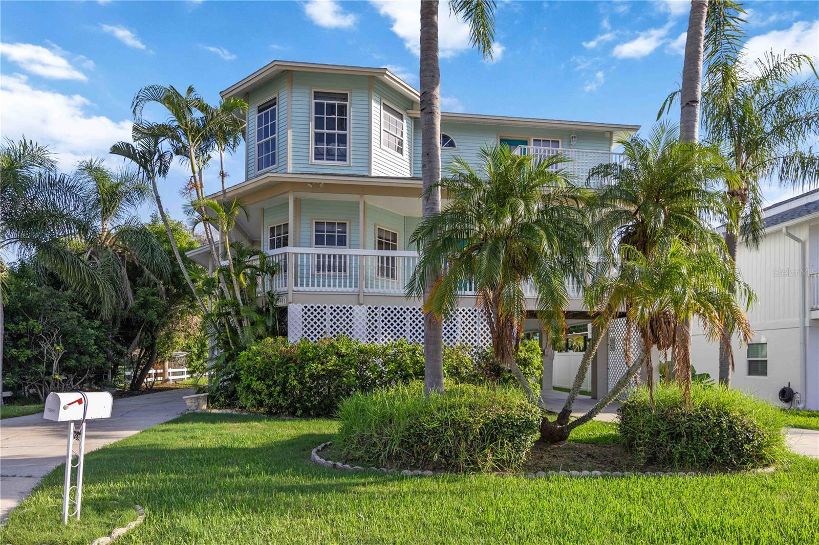 Image 2 of 66 For 13951 Harbor View Drive