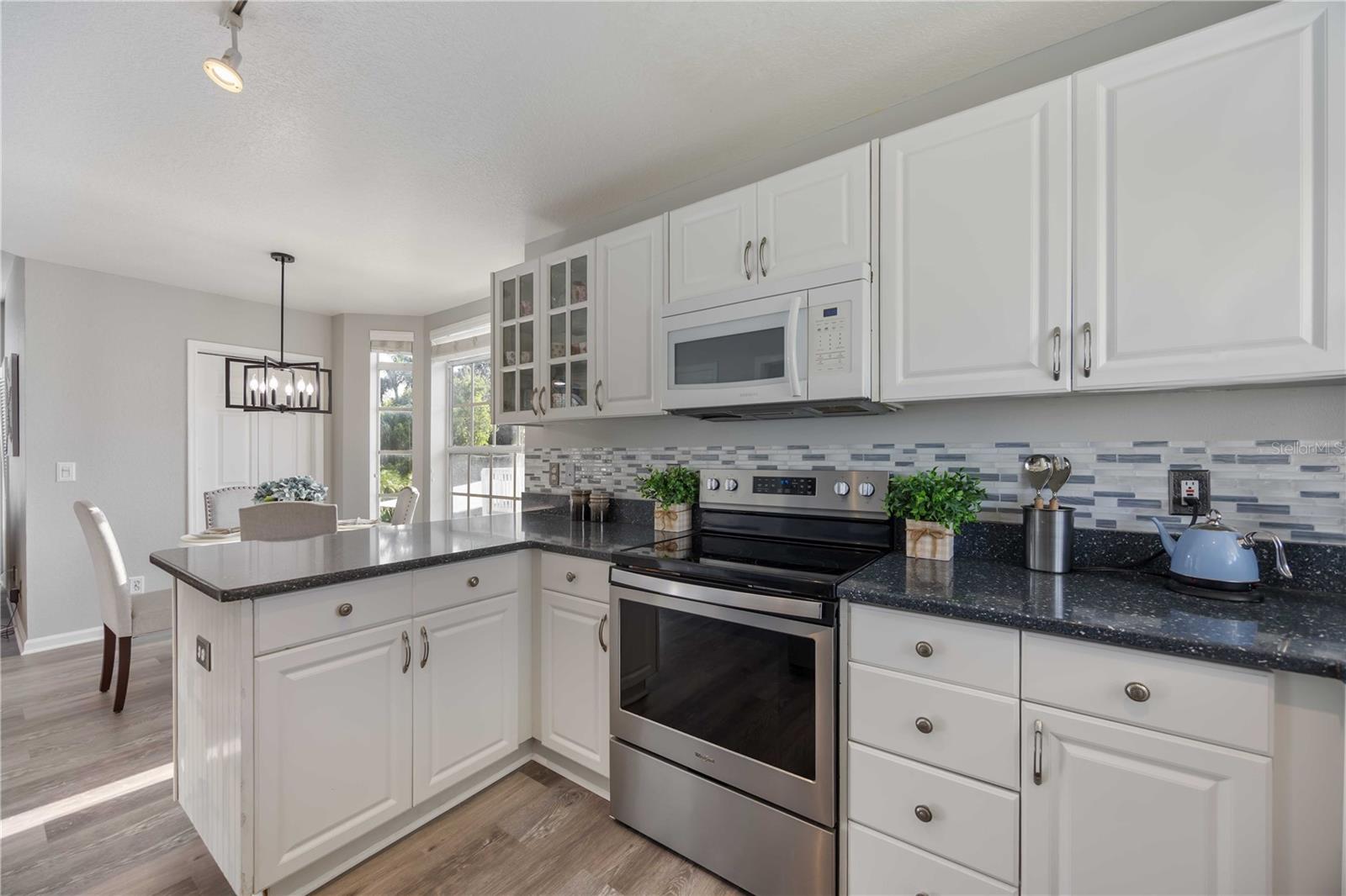 Image 22 of 66 For 13951 Harbor View Drive