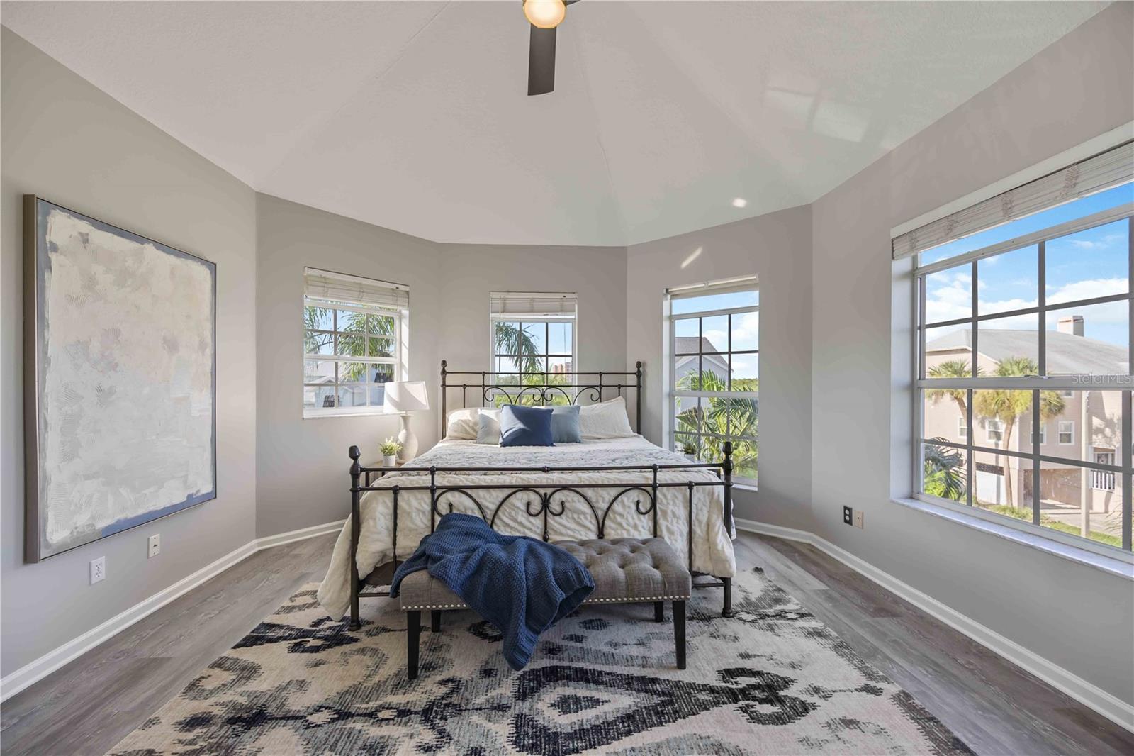 Image 38 of 66 For 13951 Harbor View Drive