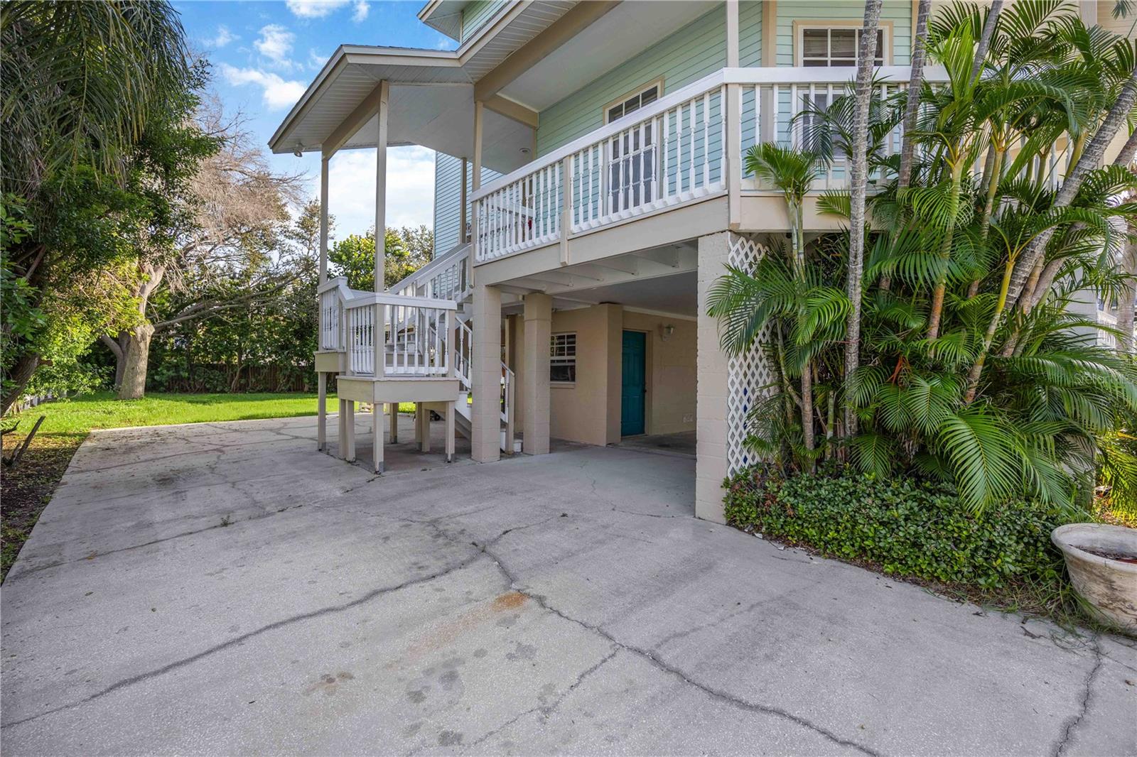 Image 4 of 66 For 13951 Harbor View Drive