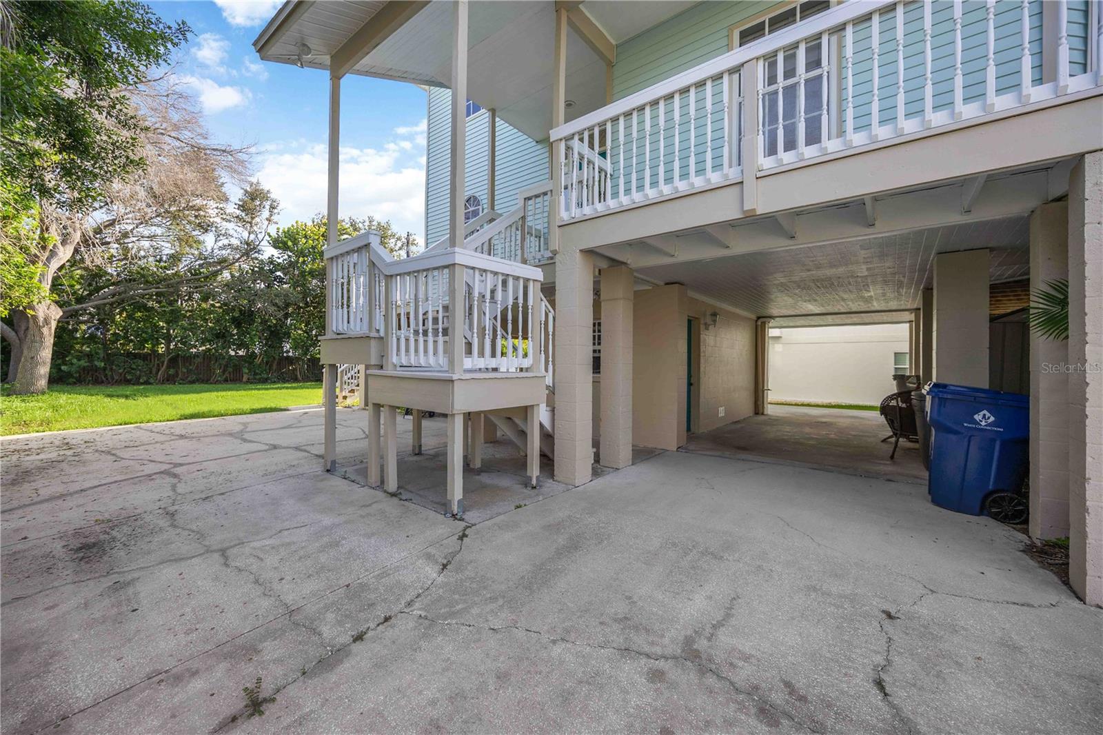 Image 5 of 66 For 13951 Harbor View Drive