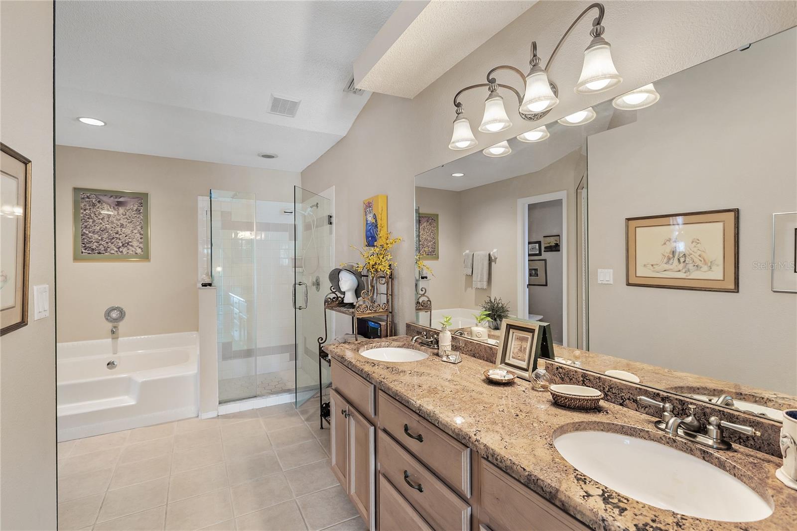 Image 18 of 33 For 4527 Hamlets Grove Drive