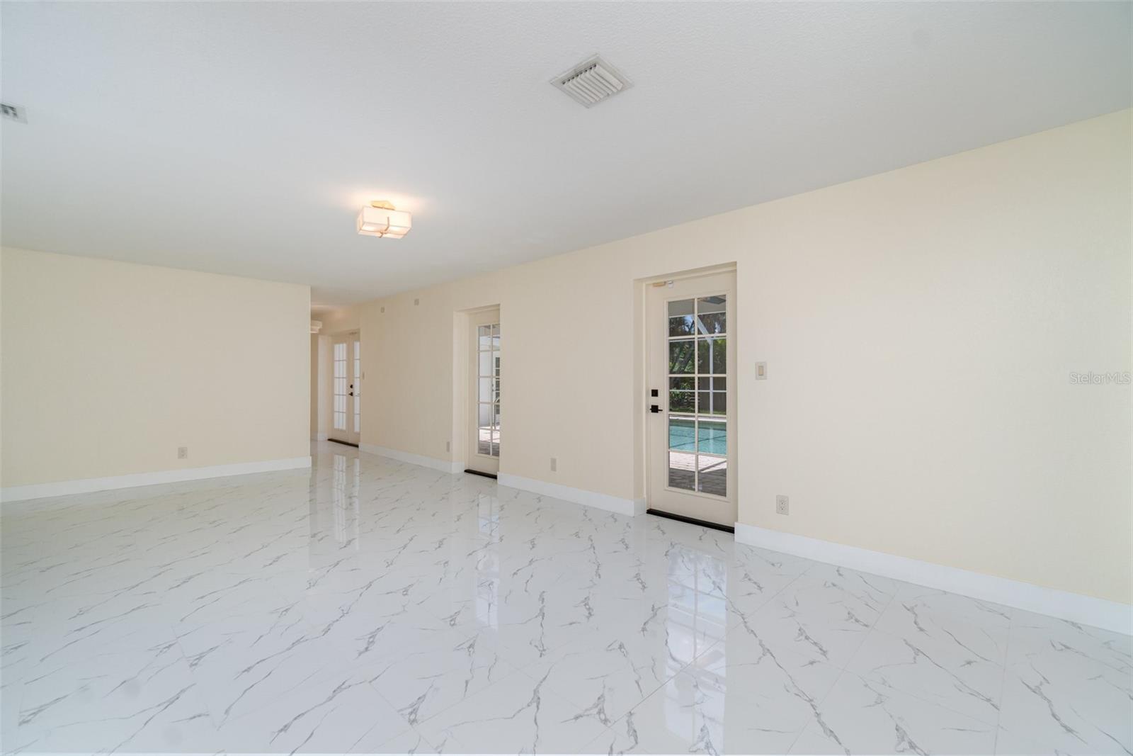 Image 14 of 50 For 625 Olympia Avenue