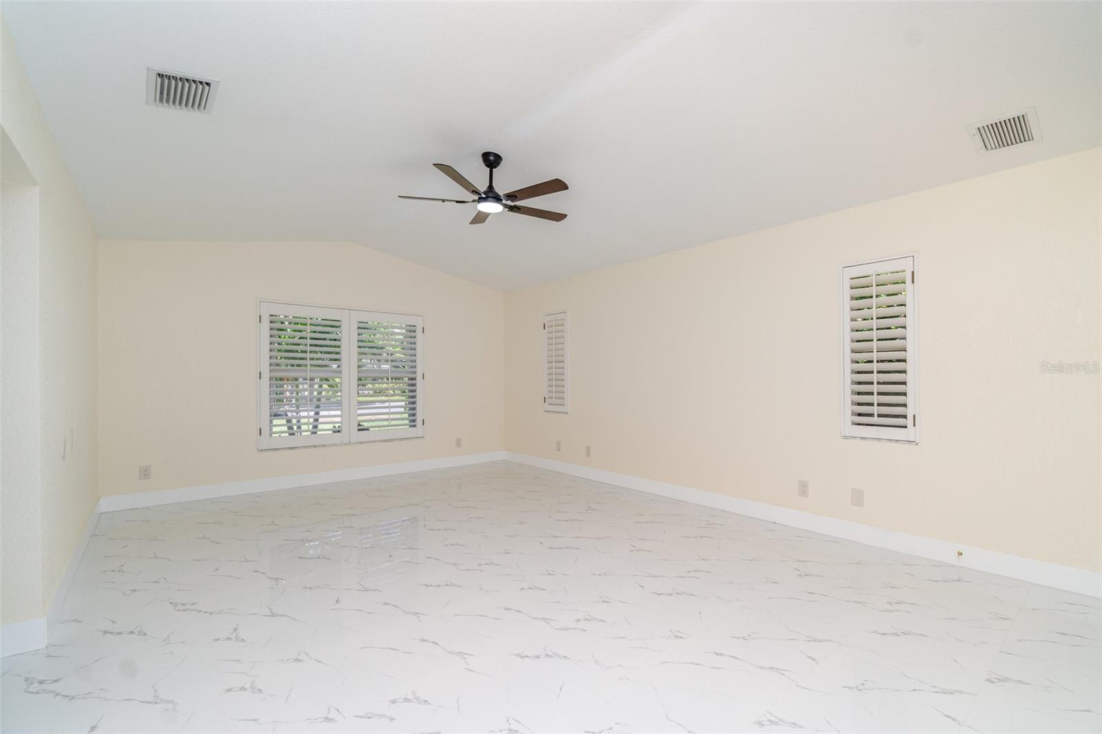 Image 21 of 50 For 625 Olympia Avenue
