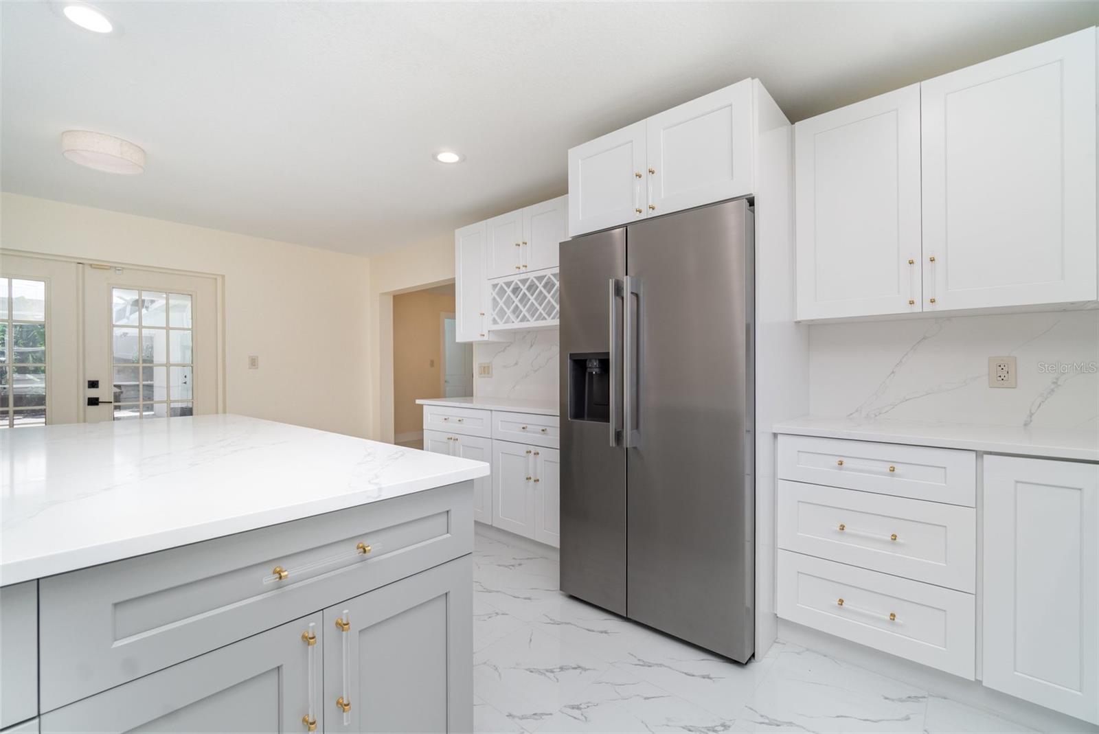 Image 7 of 50 For 625 Olympia Avenue